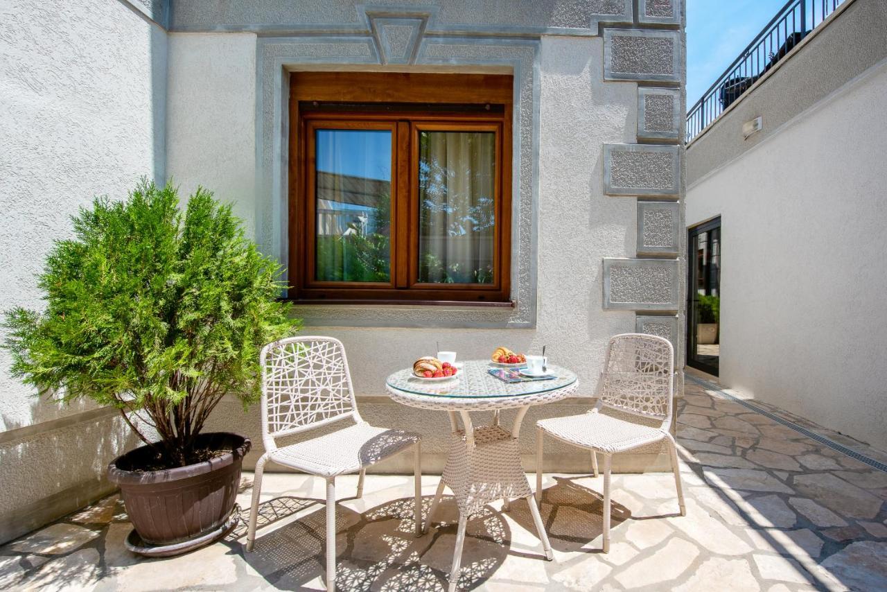 Santorini Apart Красичи Экстерьер фото